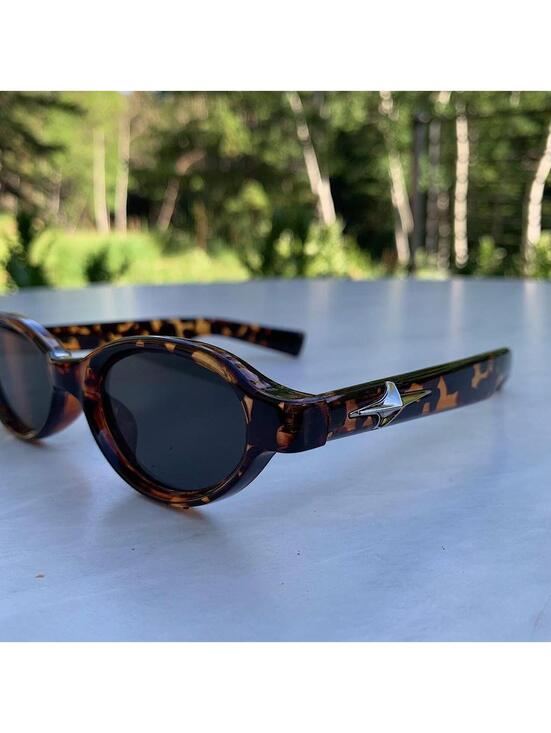 Accessories - Cyber Star Vintage y2k style cheetah print oval sunglasses. Tinted oval Lenses